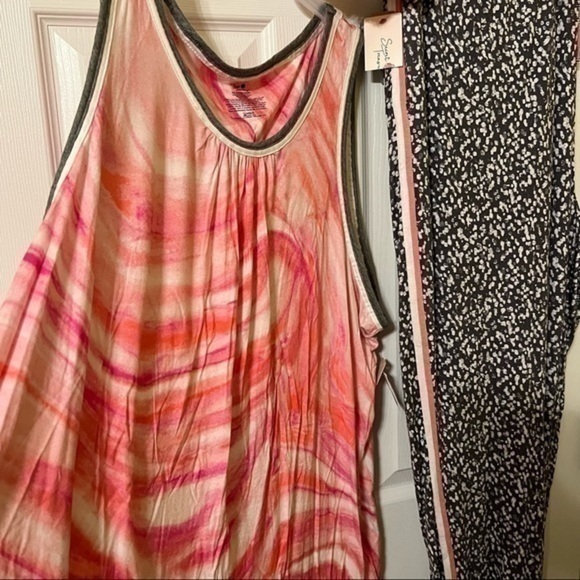 Pajama Set Pajama Set - Picture 3 of 5